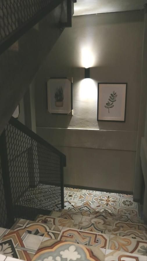 Sabi Guest House - Strategic Family -Married Couples Only- Hostel In Prawirotaman ジョグジャカルタ エクステリア 写真
