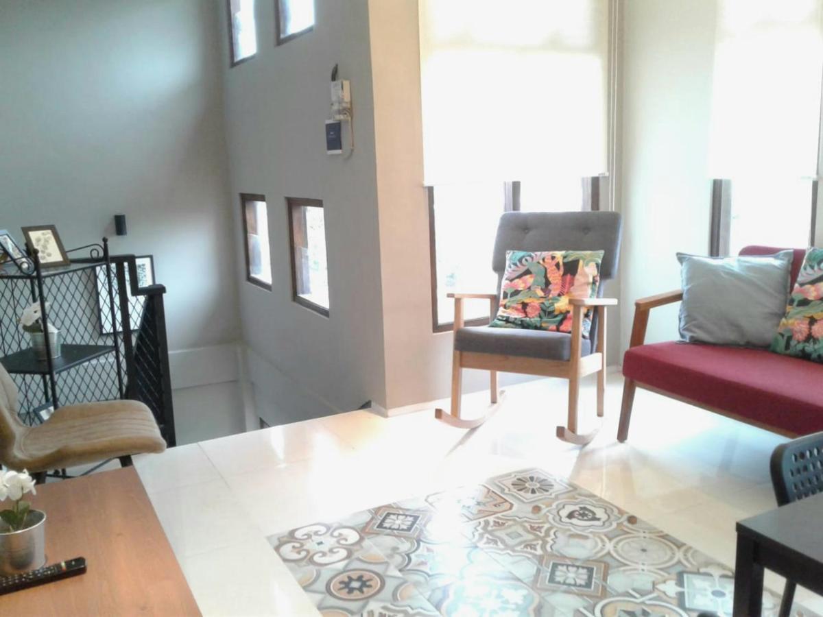 Sabi Guest House - Strategic Family -Married Couples Only- Hostel In Prawirotaman ジョグジャカルタ エクステリア 写真