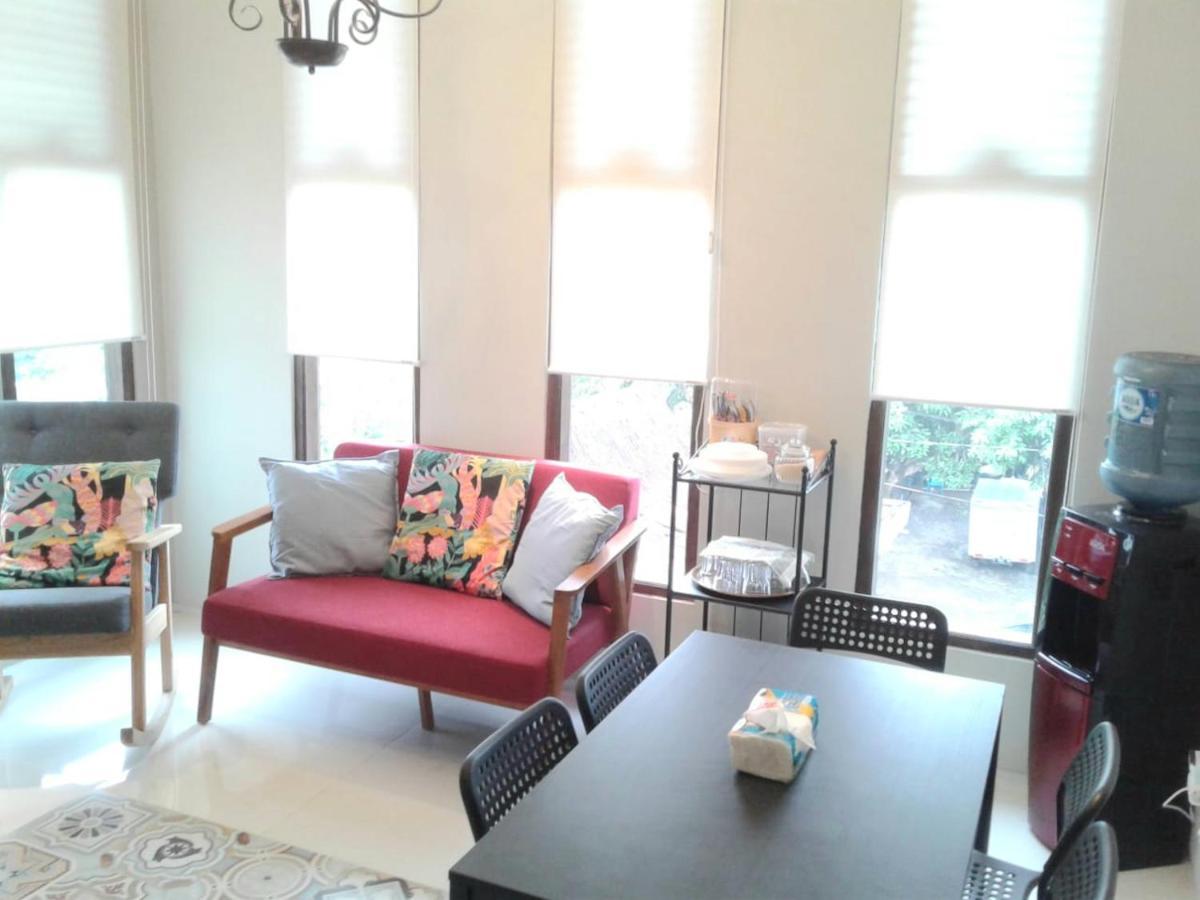 Sabi Guest House - Strategic Family -Married Couples Only- Hostel In Prawirotaman ジョグジャカルタ エクステリア 写真