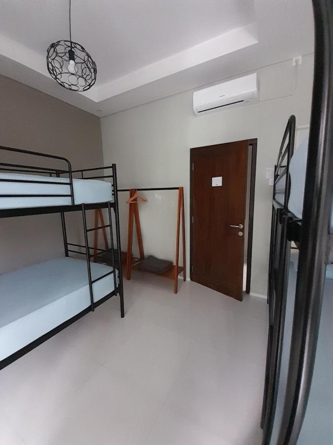 Sabi Guest House - Strategic Family -Married Couples Only- Hostel In Prawirotaman ジョグジャカルタ エクステリア 写真