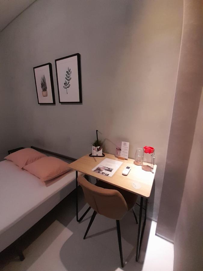 Sabi Guest House - Strategic Family -Married Couples Only- Hostel In Prawirotaman ジョグジャカルタ エクステリア 写真