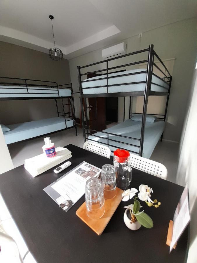 Sabi Guest House - Strategic Family -Married Couples Only- Hostel In Prawirotaman ジョグジャカルタ エクステリア 写真