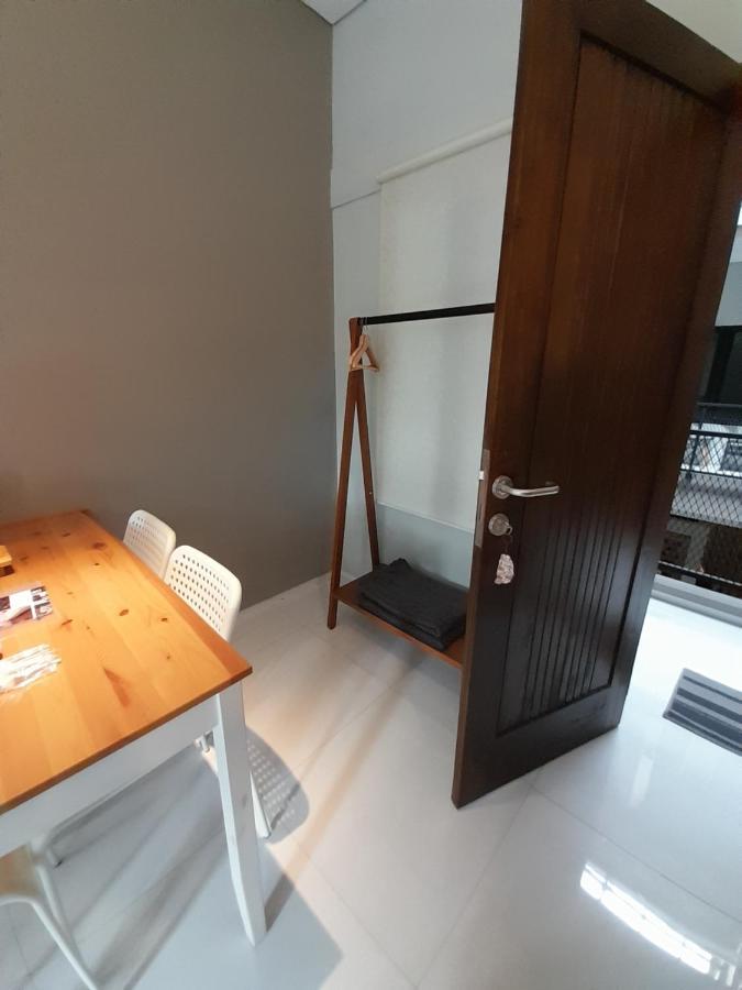 Sabi Guest House - Strategic Family -Married Couples Only- Hostel In Prawirotaman ジョグジャカルタ エクステリア 写真