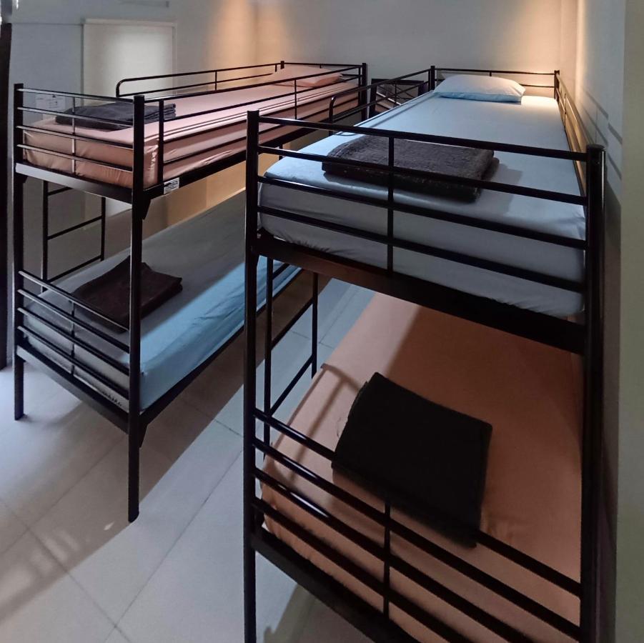 Sabi Guest House - Strategic Family -Married Couples Only- Hostel In Prawirotaman ジョグジャカルタ エクステリア 写真