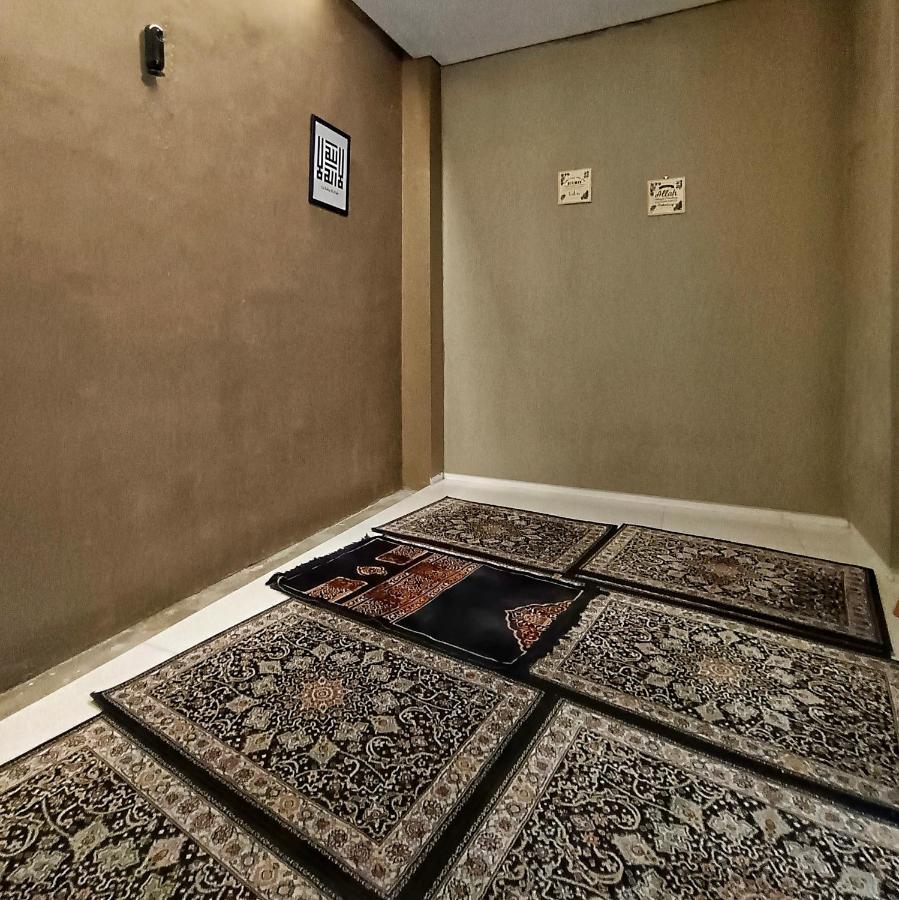 Sabi Guest House - Strategic Family -Married Couples Only- Hostel In Prawirotaman ジョグジャカルタ エクステリア 写真